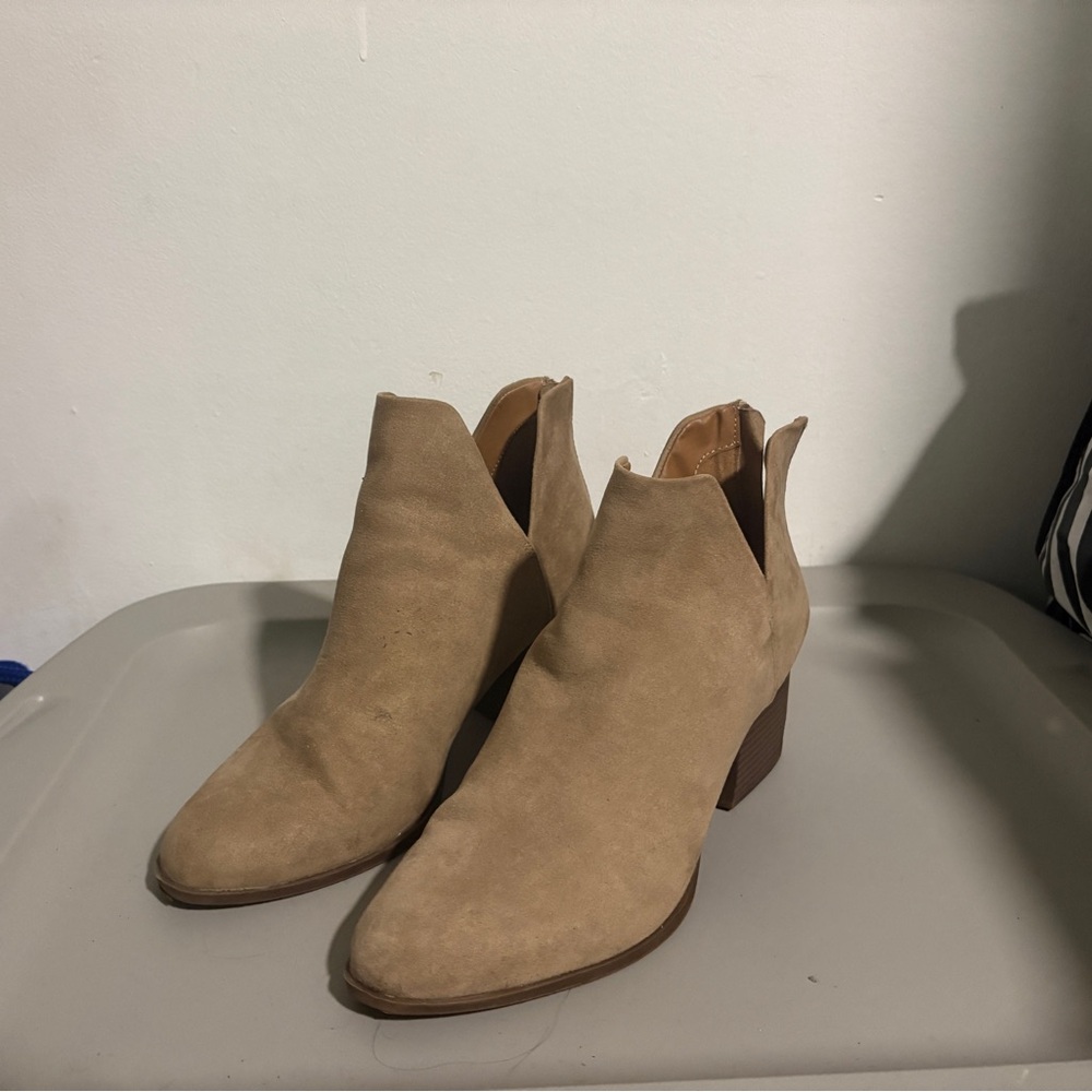 SO Women's Beige Ankle Booties